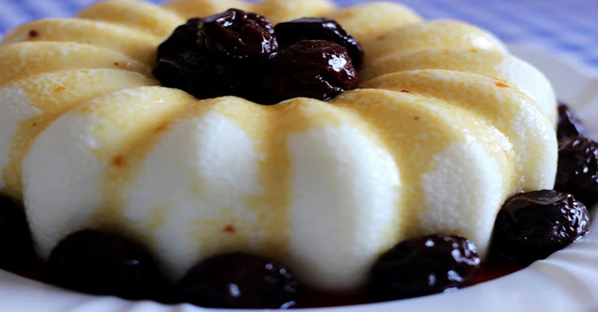 Manjar de coco com calda de ameixa – Receitas Fáceis e Práticas